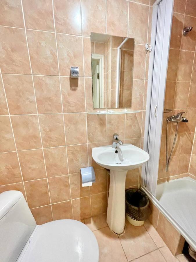 Hotel 7F Kiev Bagian luar foto