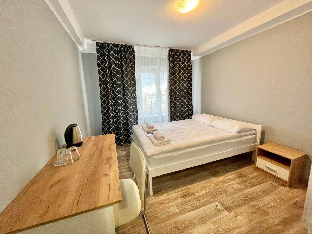 Hotel 7F Kiev Bagian luar foto