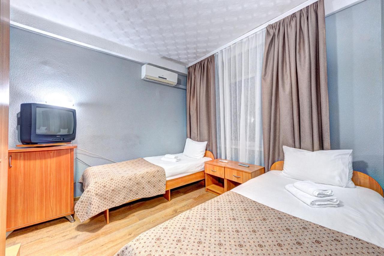 Hotel 7F Kiev Bagian luar foto