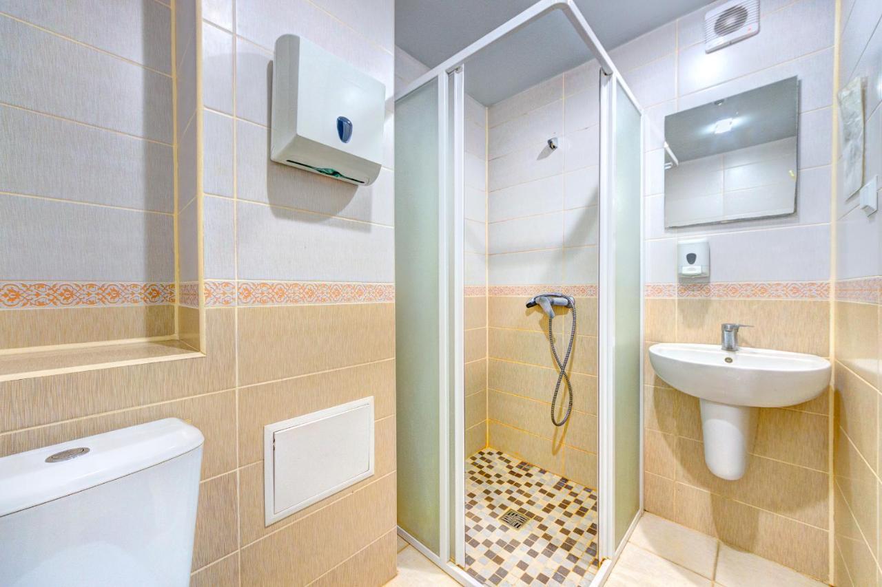 Hotel 7F Kiev Bagian luar foto
